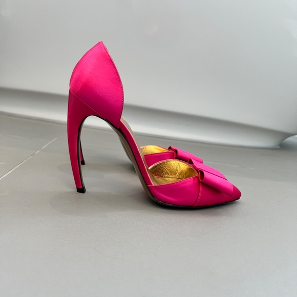 Hot Pink Walter Steiger Paris Satin Heels. - Picture 2 of 12